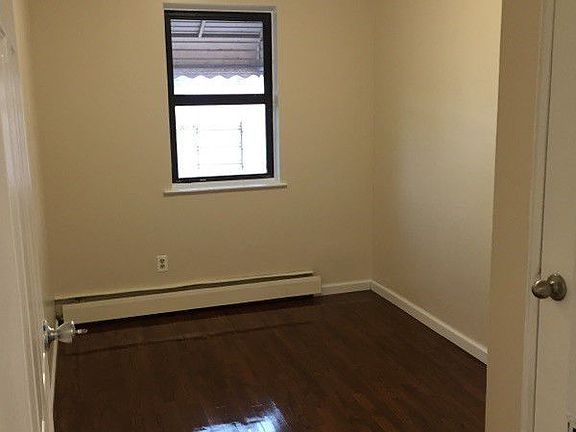 3rd image of 907 Cleveland St #2