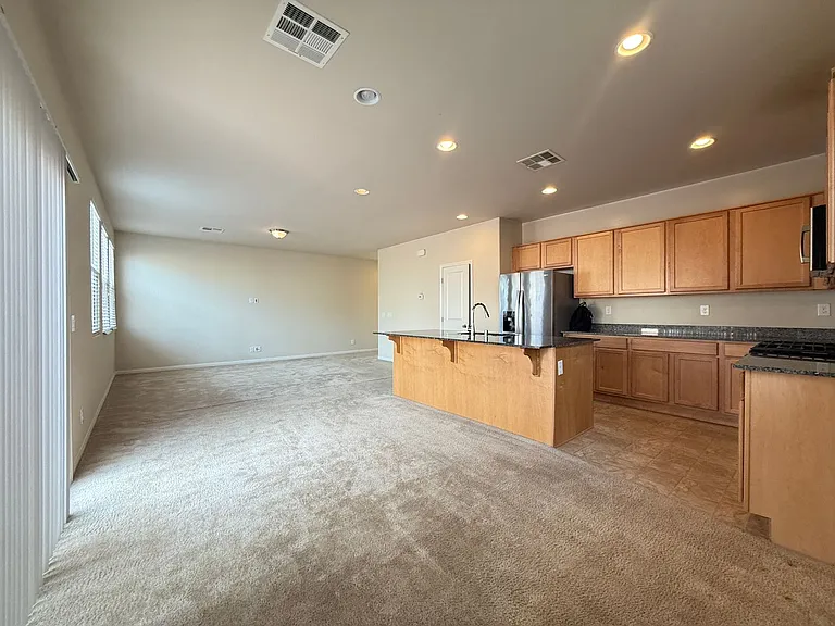 8974 Don Valley Ave — Photo 4