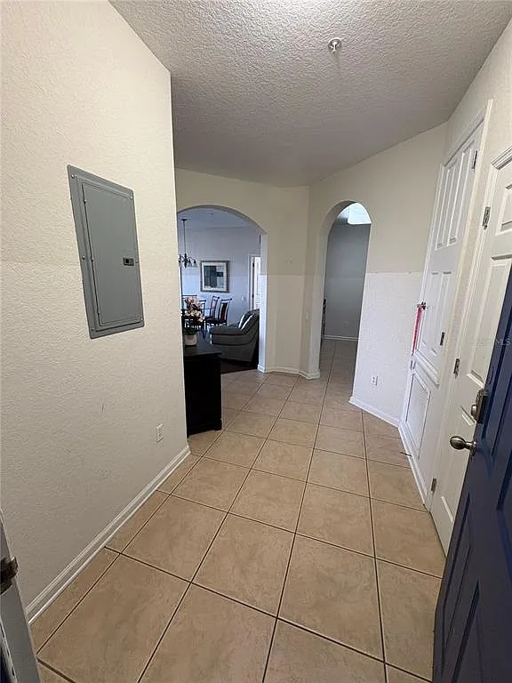 3 bed, 2.0 bath, 1247 sqft, $2,200 — Photo 3