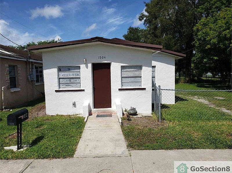 1st image of 1504 N Lincoln Ave