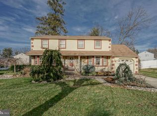 112 Knollwood Dr, Cherry Hill, NJ 08002