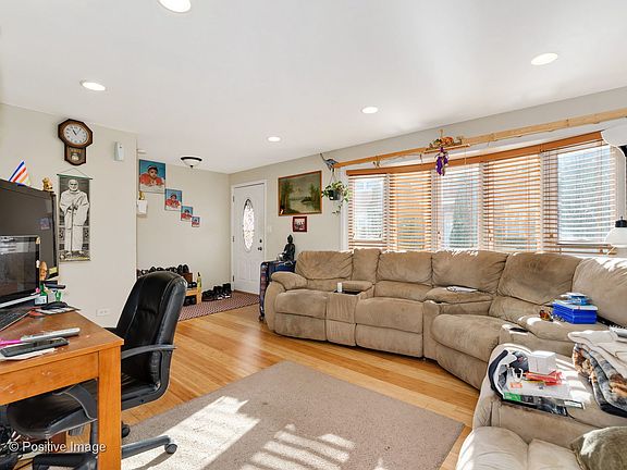 4th image of 8829 Robin Dr APT C