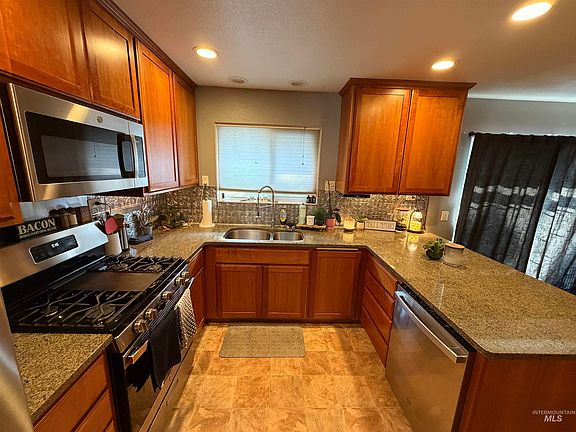 4th image of 2220 Schaefer Dr