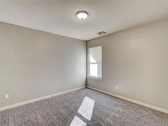 4th image of 432 Sterling Pointe Way