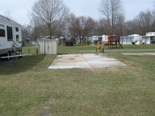 10020 N Musson Rd, Six Lakes, MI 48886