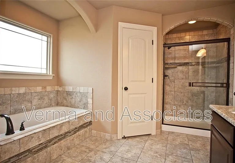 1906 Cypress St — Photo 13