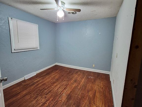 5th image of 4722 E 39th St