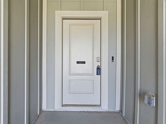 4th image of 709 Primrose Ln