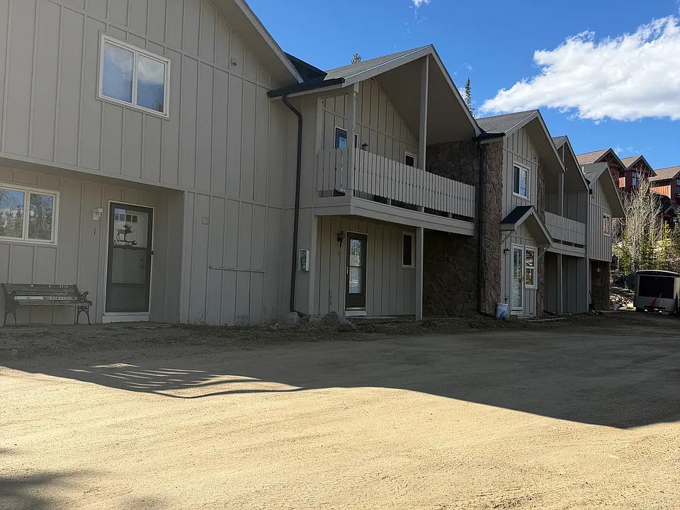 155 Van Anderson Dr #3