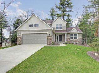 13123 Woodvale Ct, Grand Haven, MI 49417