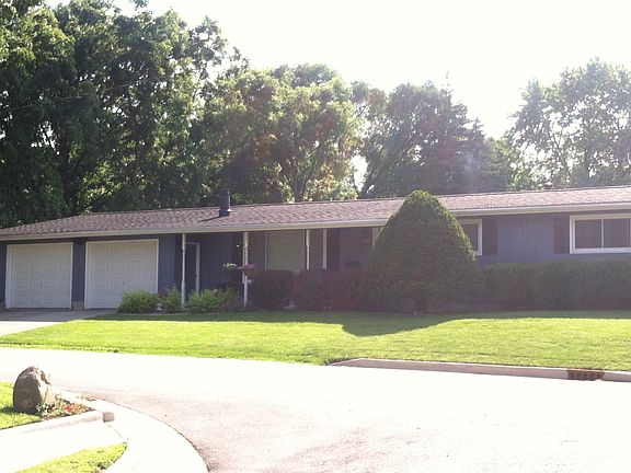 3rd image of 300 Watson Ave
