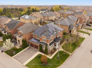 11 Intrigue Trl, Brampton, ON L6X 0W8