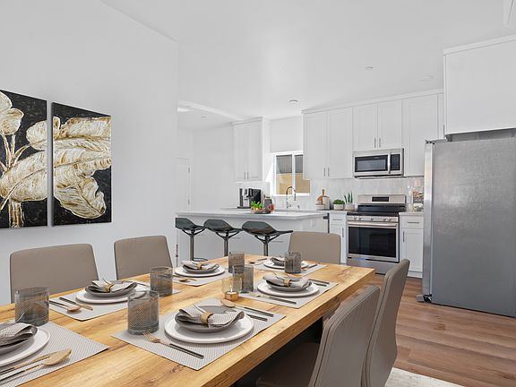 2nd image of 13804 Moorpark Streetunit #A