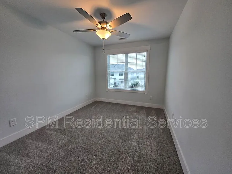 4736 Siddons Dr — Photo 8
