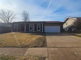 4451 Rhine Dr, Florissant, MO 63033