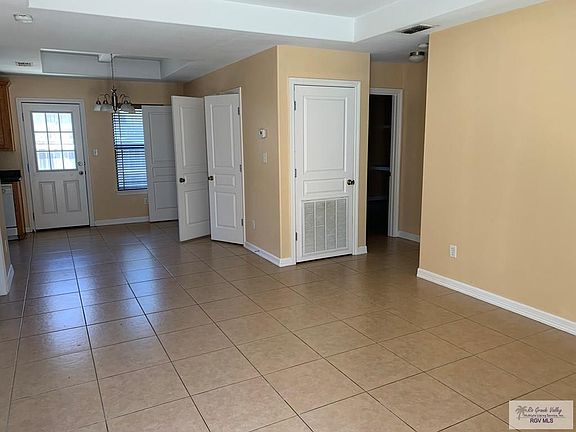 2nd image of 1914 W Western Dr Unit 1