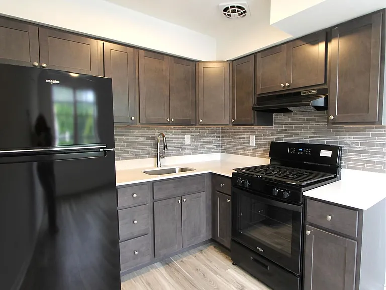 West Walnut Lane Apartments — Photo 43