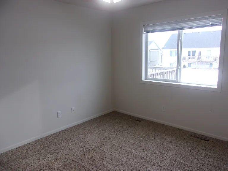 3134 8th St NE — Photo 13