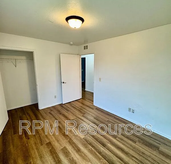 7404 Park Meadow Dr — Photo 13
