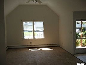 4th image of 45 Schenk Dr