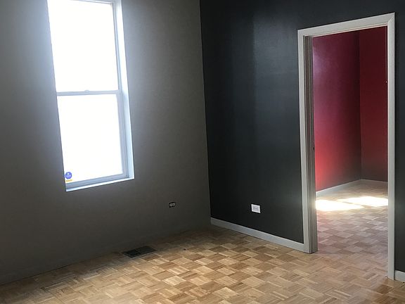 4th image of 3218 W McLean Ave