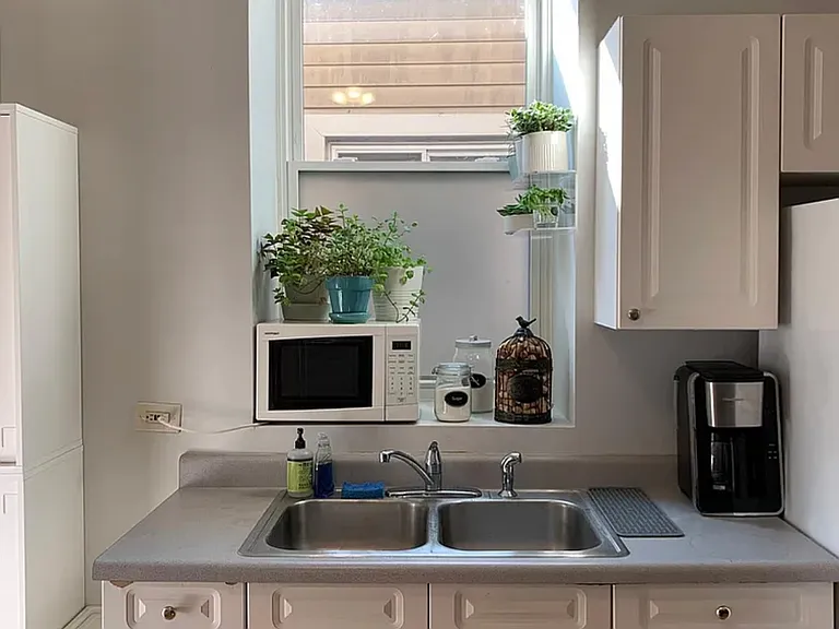 3733 S Lowe Ave #1R — Photo 4