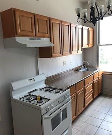 2nd image of 1001 N 6th St APT 3F
