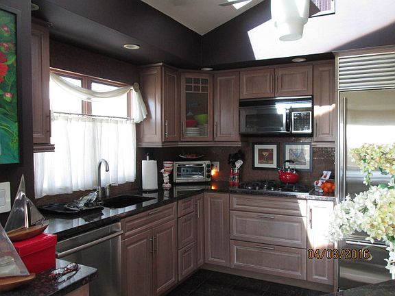 MAIN UNIT KITCHEN