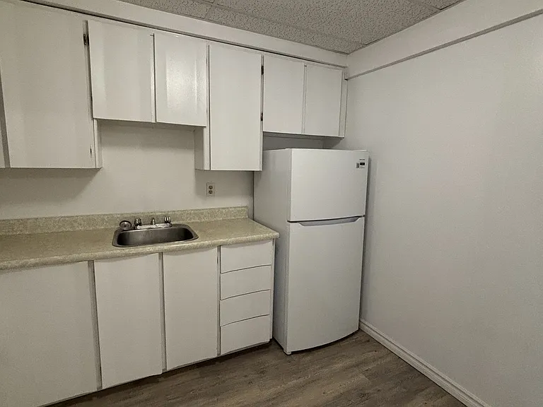 70 McEwen Ave #504 — Photo 2