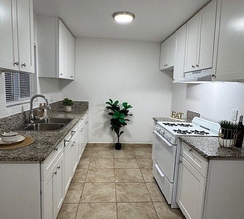 5th image of 7558 Kester Ave #6