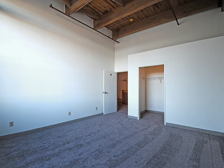 Off Broadway Apartments - Price Per Bedroom — Photo 10
