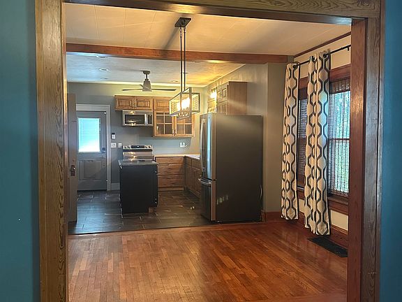 4th image of 111 S College Ave