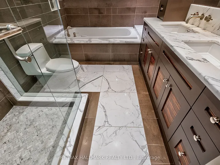 1166 Bay St #Penthouse 1 — Photo 30