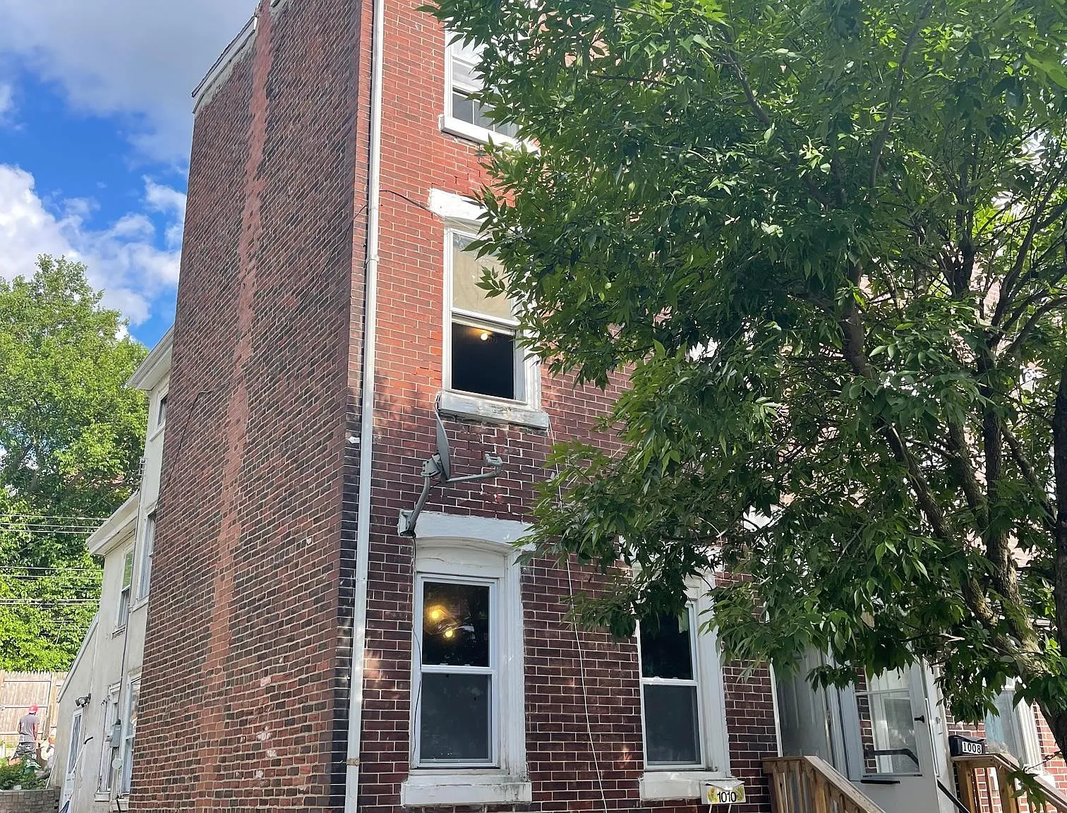 4 bed, 1878 sqft, $2,200 — Photo 1