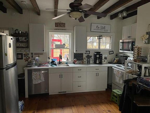 newly updated kitchen, open floor plan, new appliances