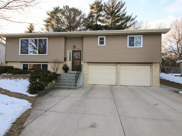 988 Jorgenson St SE, Hutchinson, MN 55350