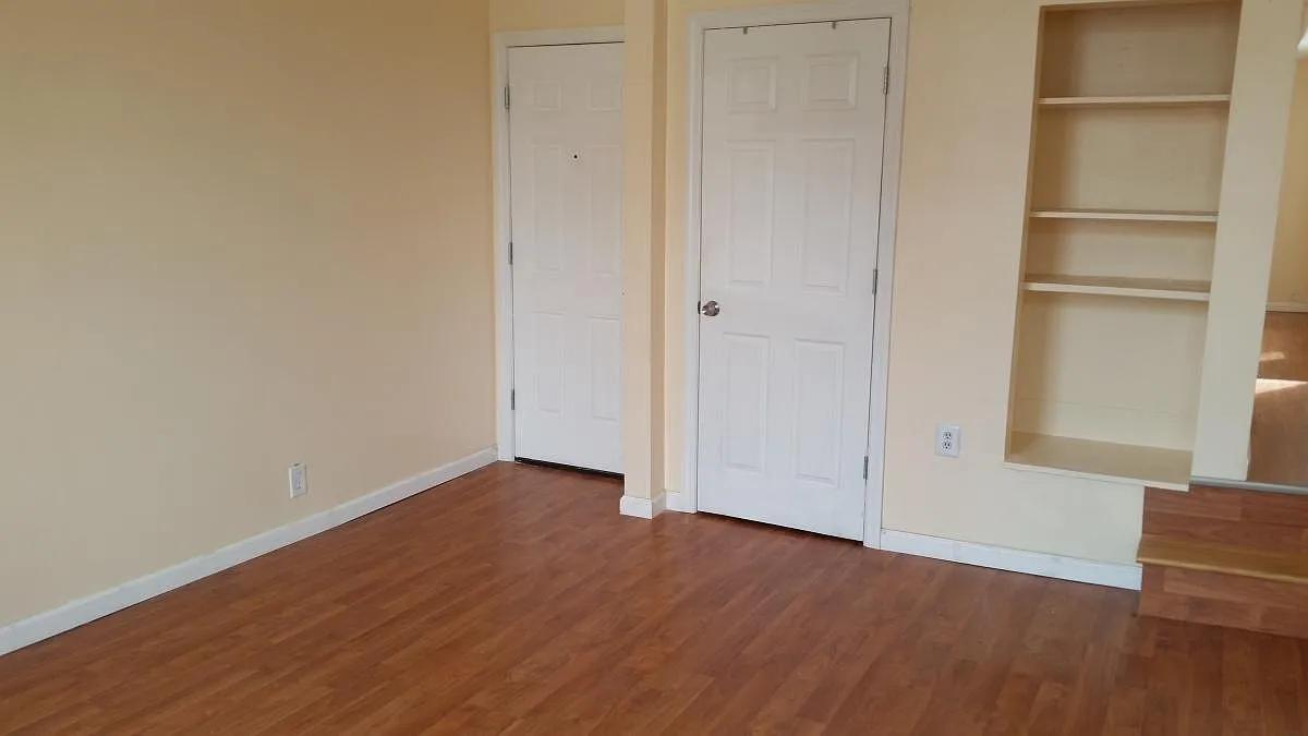 728 Cortlandt Street — Photo 3