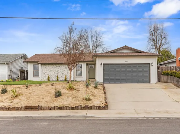 796 E C St, Oakdale, CA 95361