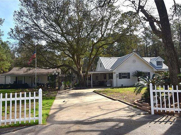 3rd image of 11042 Pine Ridge Cir