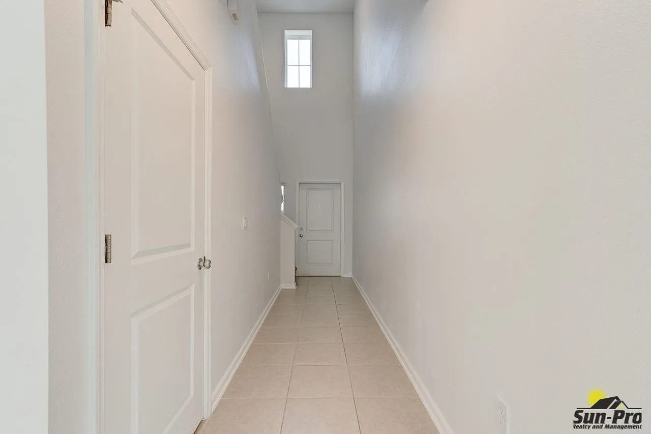 4 bed, 2.0 bath, 1879 sqft, $2,450 — Photo 4
