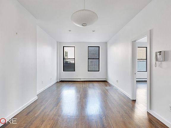 3rd image of 11 Prince St APT 5A