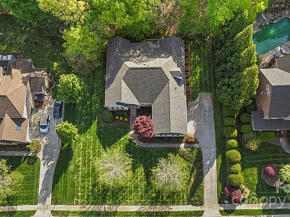 4th image of 1317 Waynewood Dr