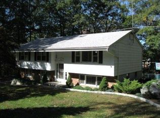 26 Rock Hill Rd, Putnam Valley, NY 10579