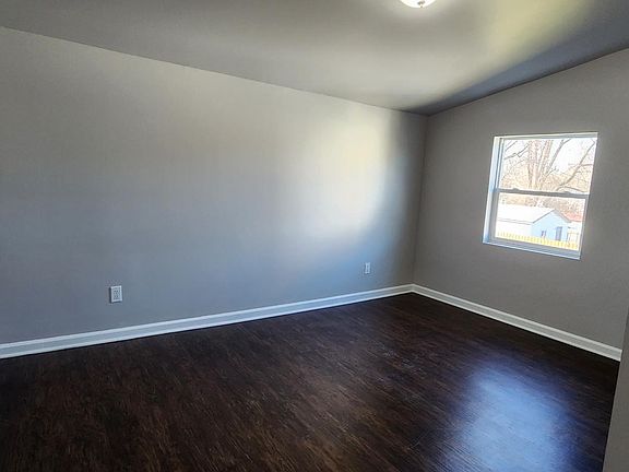 4th image of 906 Marion Ave APT 3