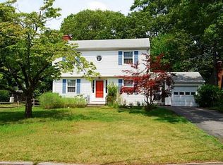 12 Haliburton Rd, Rumford, RI 02916