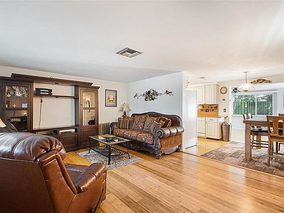 4th image of 3802 Mynabird Dr