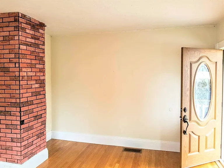 95 Temple St #1 — Photo 5