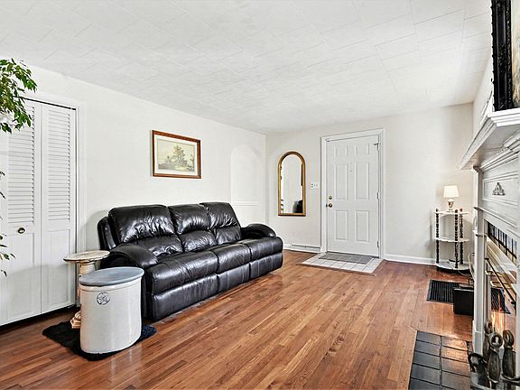 5th image of 1122 Mount Allen Rd