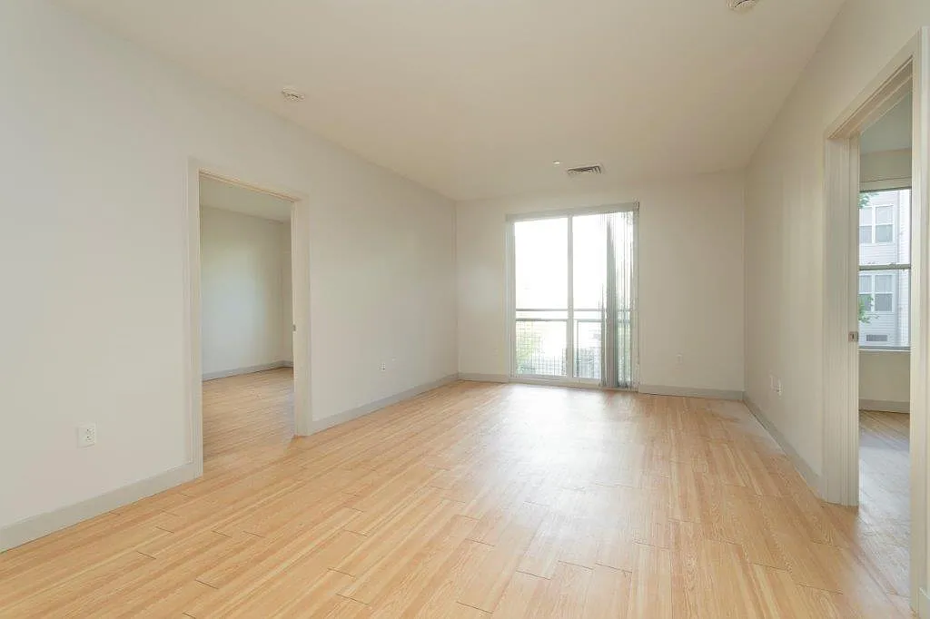 2 bed, 1080 sqft, $4,600 — Photo 4