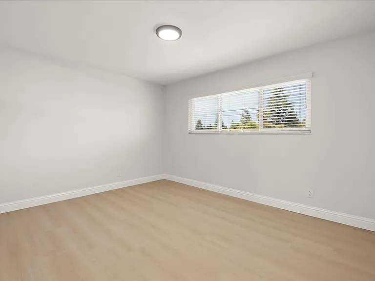 1339 Park Dr — Photo 9